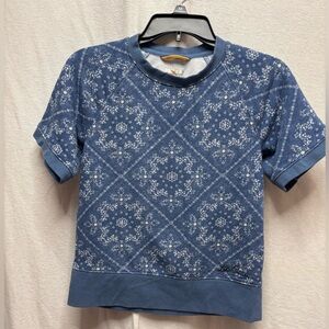 Signature Blue Short Sleeve Top with White Floral Diamond Print